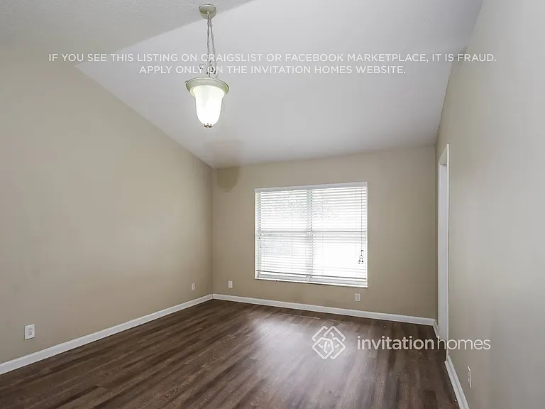 1891 Tulip Ln — Photo 9