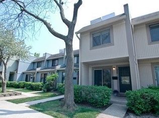 532 Quail Creek Dr, Grayslake, IL 60030