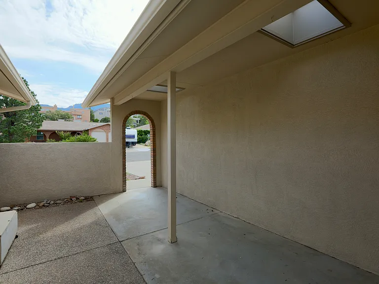 821 Oro Real NE — Photo 5