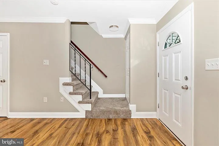 557 Lancaster Pl — Photo 3