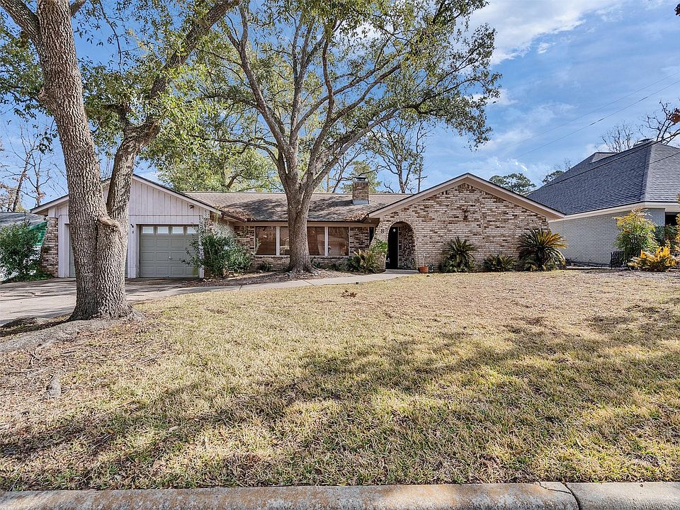 1st image of 8 Shadowood St