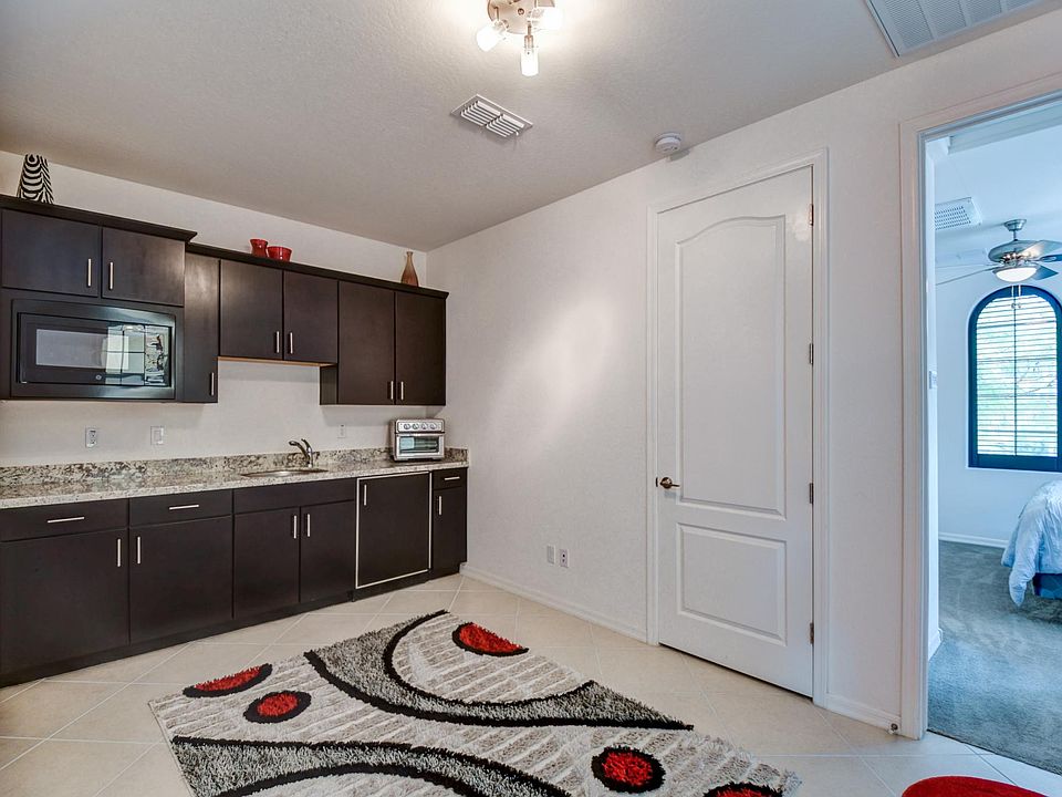 1st image of 2902 E Redwood Pl