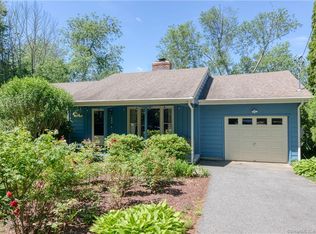 802 Vauxhall Street Ext, Waterford, CT 06385