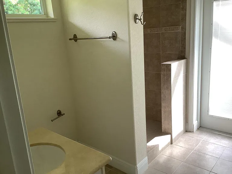 4th bathroom