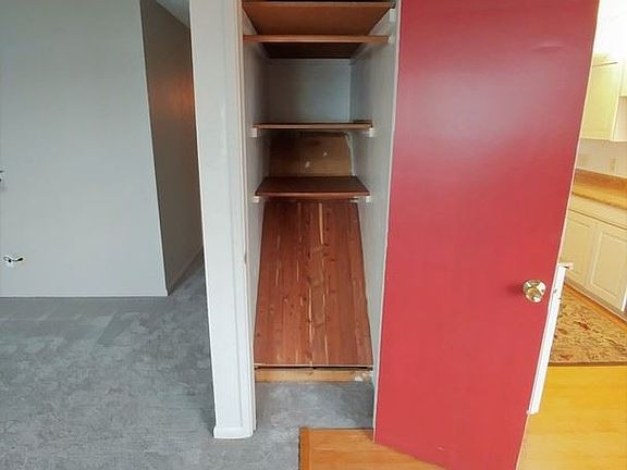 5th image of 1504 Markham Ave NE