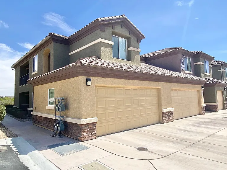 6868 Sky Pointe Dr #1036 — Photo 1