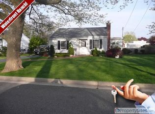 28 Braham Ave, Amityville, NY 11701