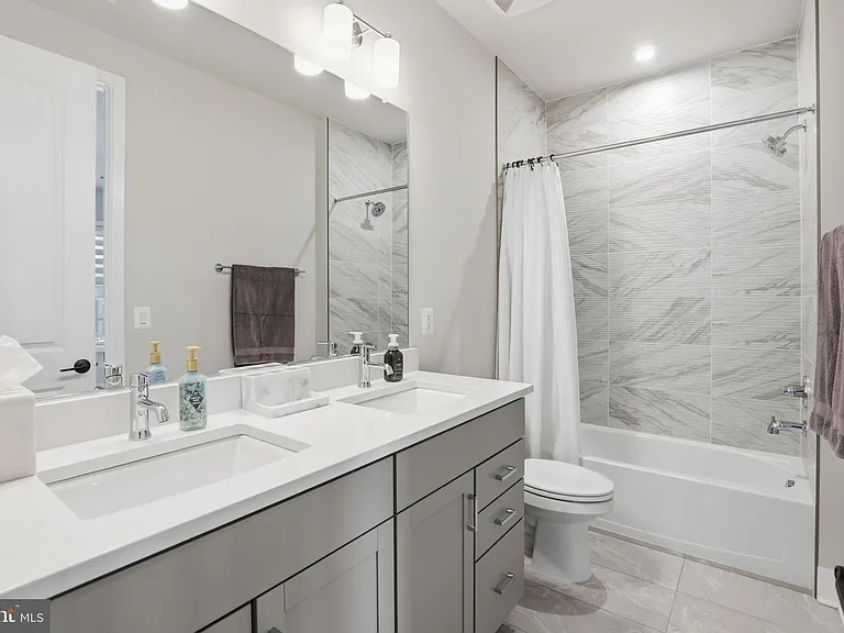 9725 Lantana Way — Photo 34