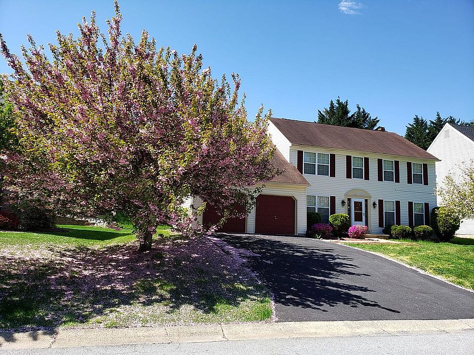 1st image of 469 Greenwood Dr