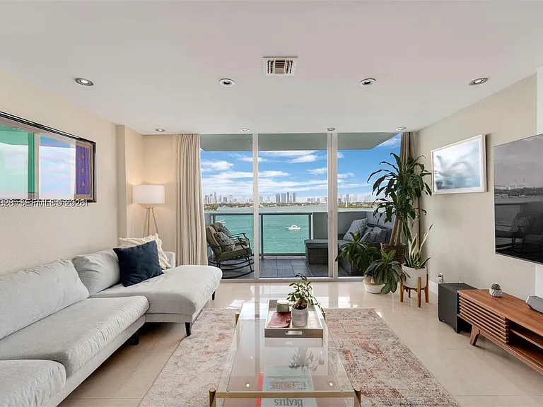 1200 West Ave #725 — Photo 4
