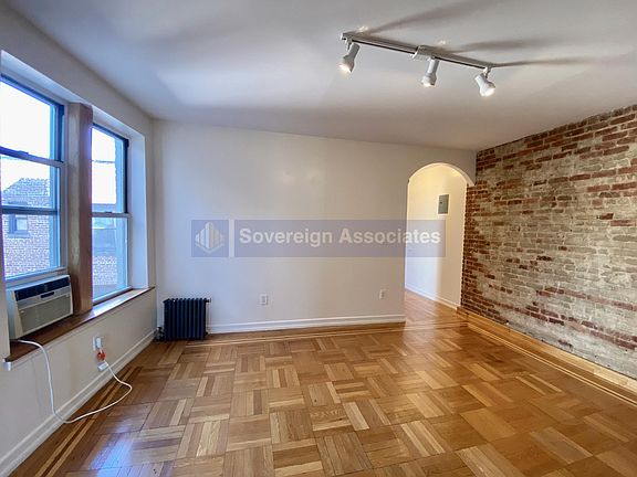3rd image of 175 Pinehurst Ave #5B1