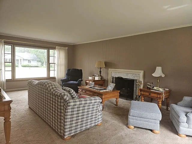 346 N Van Nortwick Ave — Photo 4