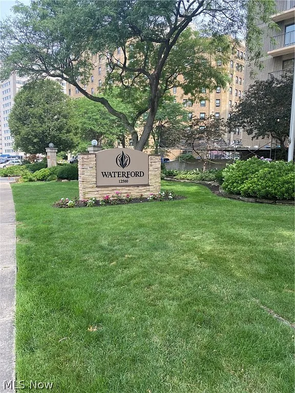 12500 Edgewater Dr APT 605 photo 1