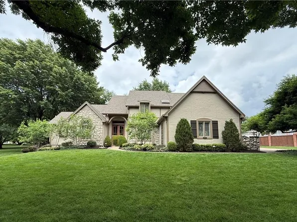 3604 W 129th St, Leawood, KS 66209