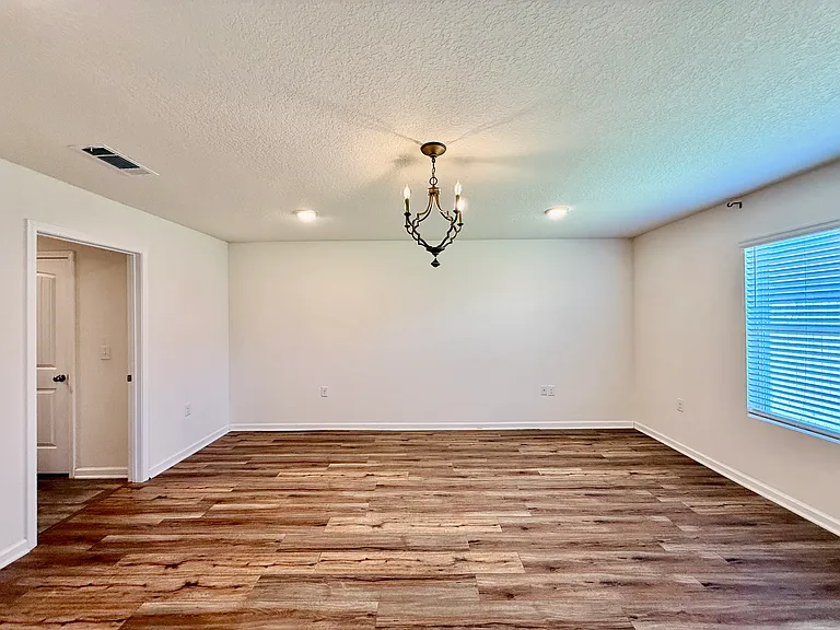 6420 Churchill Cir — Photo 27