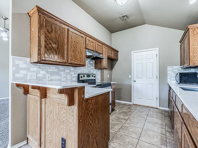 1104 Westridge Dr — Photo 10