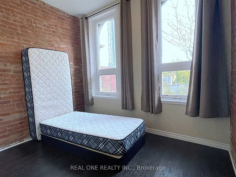 173 King St E #2 — Photo 6