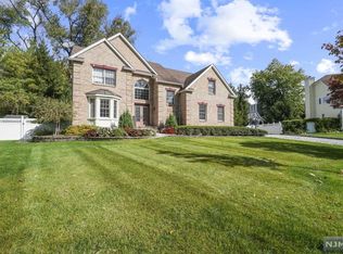 33 Bethany Cir, Closter, NJ 07624