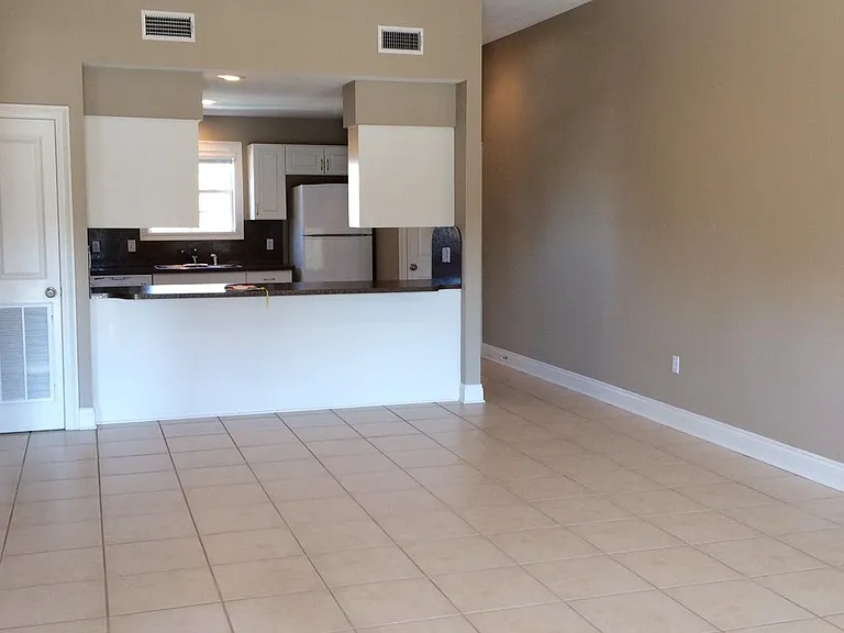 516 Lilleon Ln #3 — Photo 3