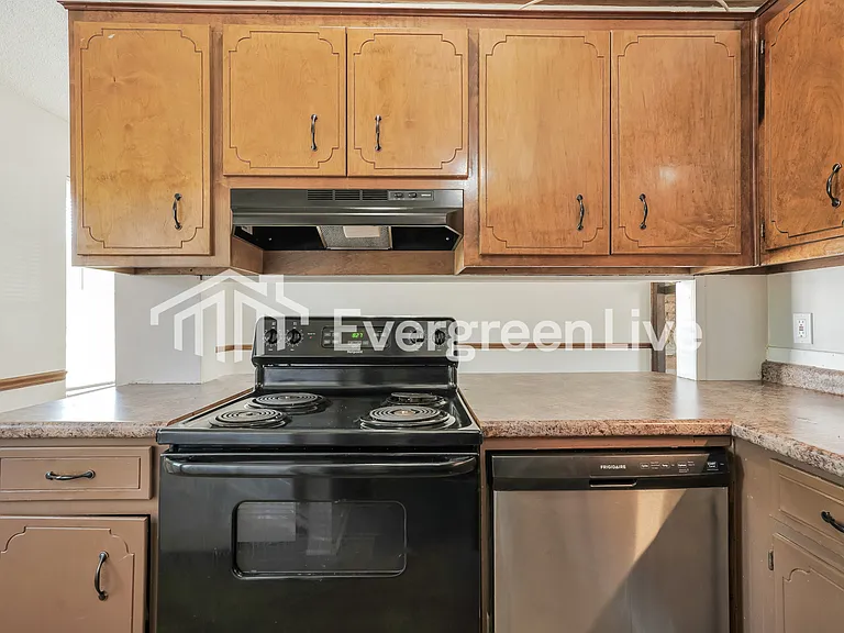4209 Cap Chat St — Photo 7
