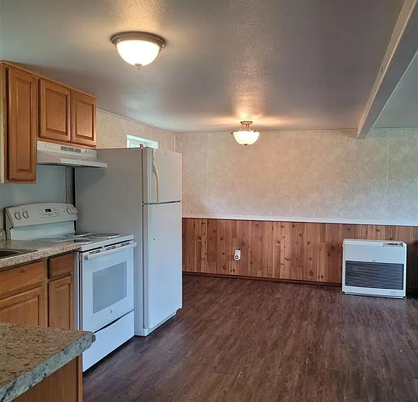Kitchen and dining area