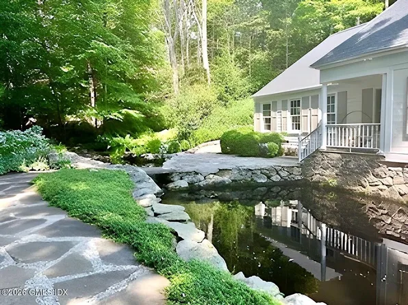 1102 Rock Rimmon Rd, Stamford, CT 06903