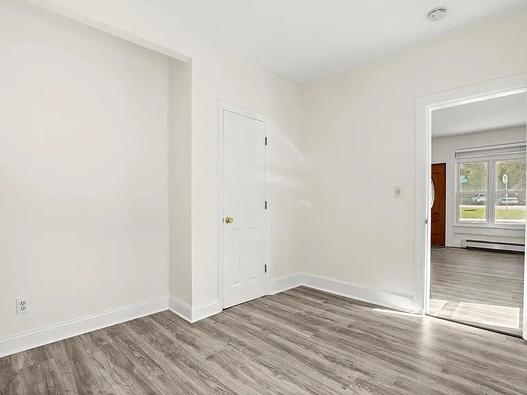 1025 Franklin Ave #2 — Photo 4