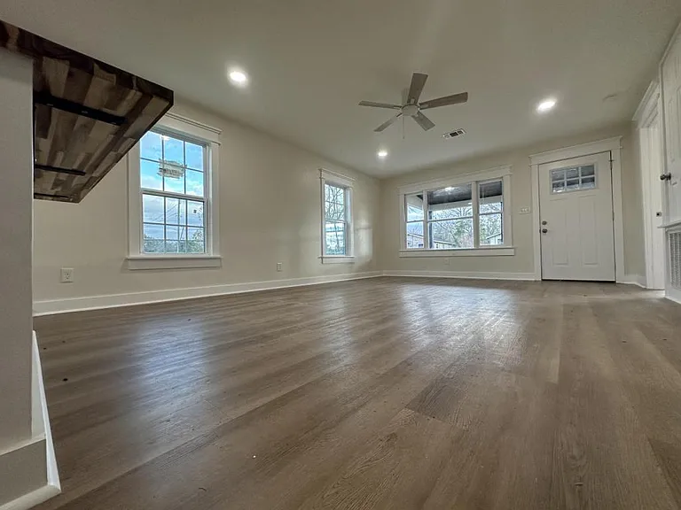 804 E Water St — Photo 15