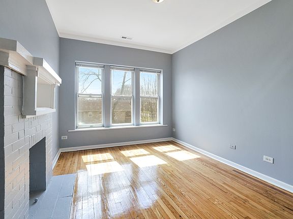 4th image of 7255 S Calumet Ave E #73-352-2