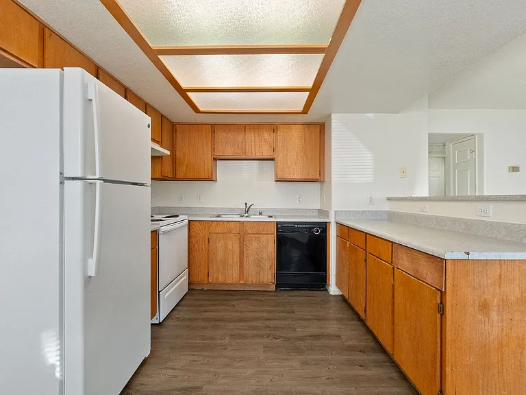 2200 Benmore St #101 — Photo 9