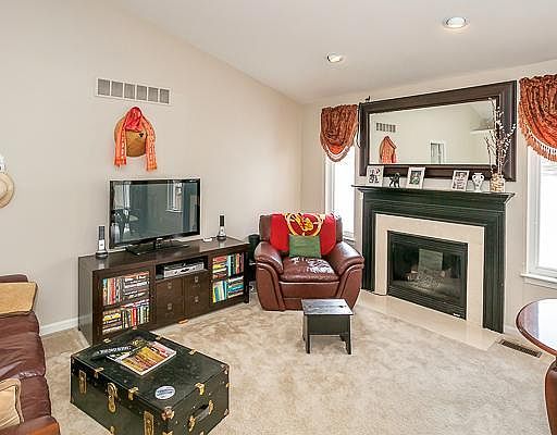 4th image of 609 Bristol Dr