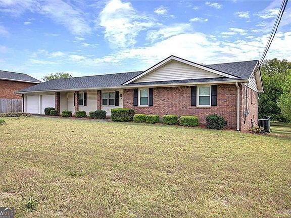 3rd image of 14 Parr Wade Rd SE