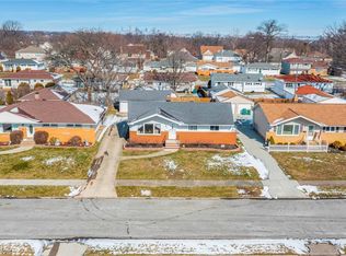 687 E Hillsdale Ave, Seven Hills, OH