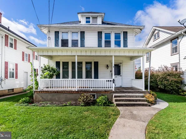420 N College St, Carlisle, PA 17013
