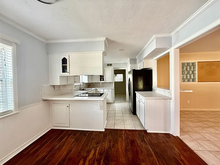 5215 Cheena Dr — Photo 10