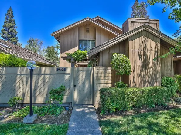 2058 Promontory Point Ln, Gold River, CA 95670