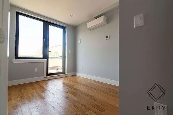 Rented by ERNY LLC | media 14