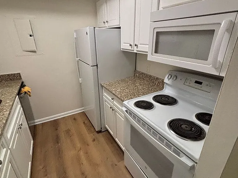 18318 Streamside Dr #202 — Photo 4