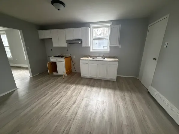 161 Court St #5C, Elizabethport, NJ 07206