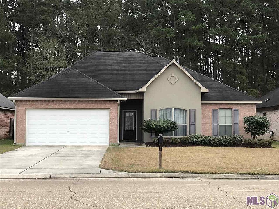 1st image of 26068 Willow Wood St