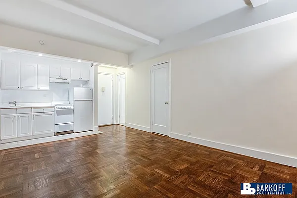 Rented by Barkoff Residential  | media 17