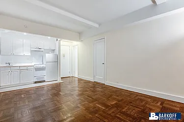 Rented by Barkoff Residential 