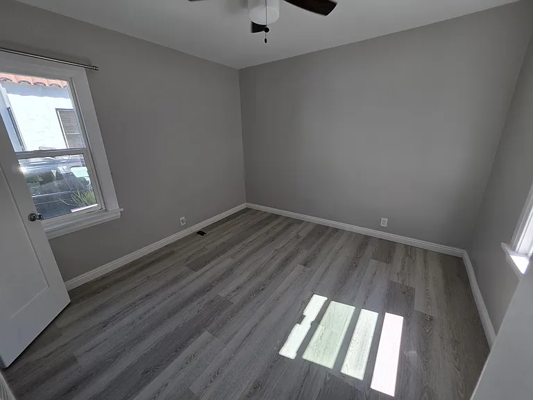 270 Newport Ave #B — Photo 13