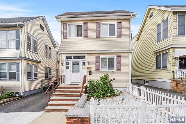 1st image of 63 Lindsley Pl