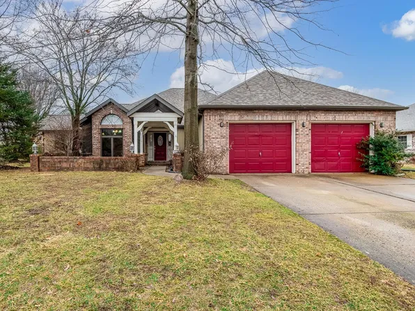 217 Wild Cherry Ln, Swansea, IL 62226
