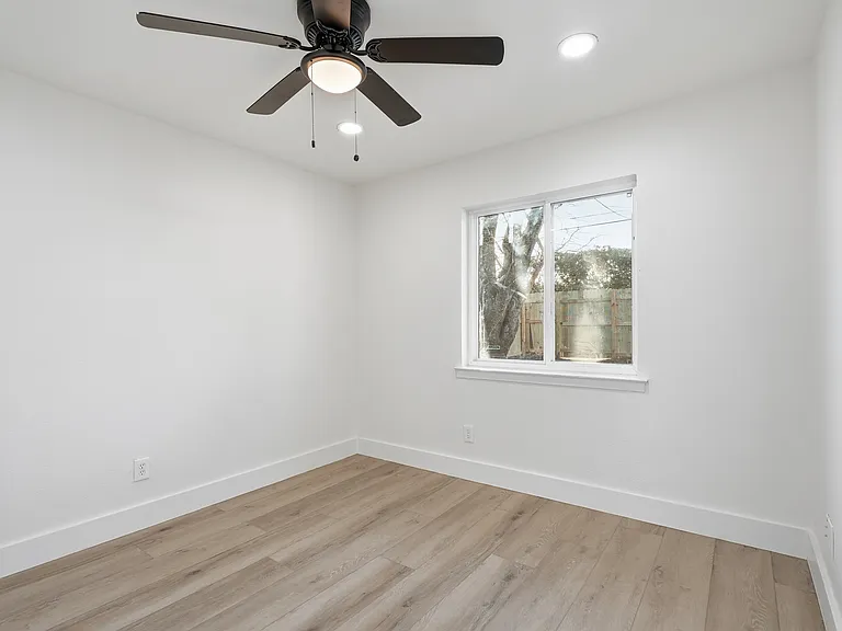 1721 R Ave — Photo 9