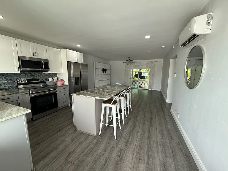2023 NE 15th Ave — Photo 10