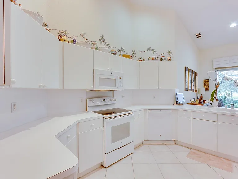 4702 Carlton Golf Dr — Photo 1