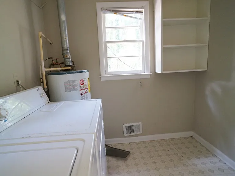 435 Barnett Shoals Rd — Photo 17