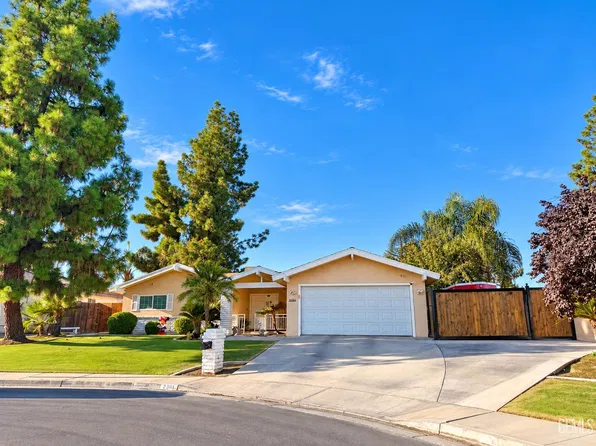 2301 Bladen St, Bakersfield, CA 93309